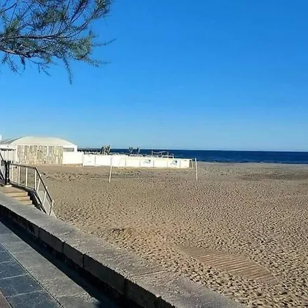 A 10 Mn De La Plage 8 Pers 4 Ch Clim Grande Piscine Jacuzzi Au Grau D'agde Villa